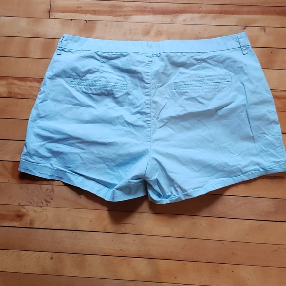 Old Navy mint green shorts 14 - Picture 3 of 8